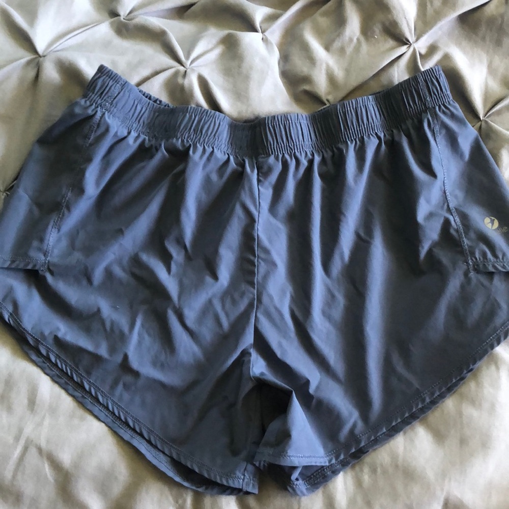 Oiselle flyout shorts